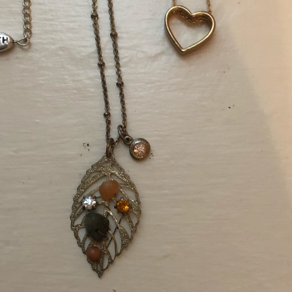 Assorted necklaces - Picture 2 of 7